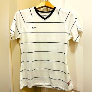 Nike Dri-Fit Women's Shirt - L
